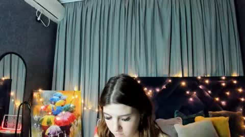 Snapshot of roseblanche2k chatting on December 27, 1:53 am Florin online show from December 27, 1:53 am