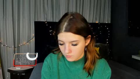 Snapshot of roseblanche2k chatting on December 26, 10:52 pm Florin online show from December 26, 10:52 pm