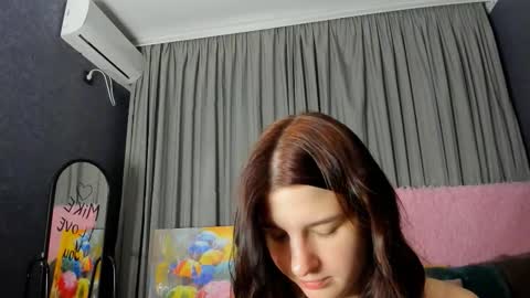 Snapshot of roseblanche2k chatting on October 31, 10:21 pm Florin online show from October 31, 10:21 pm