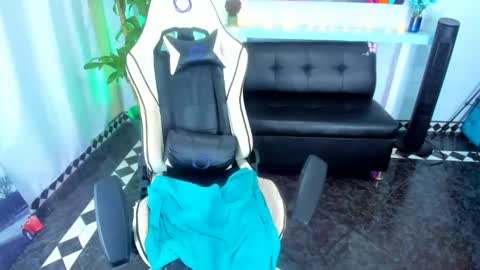 rose online show from March 3, 12:48 am