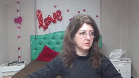 RoseHille online show from February 21, 6:49 am