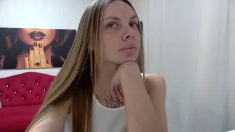 Snapshot of rosehubbard chatting on October 6, 5:36 am Rose Hubbard online show from October 6, 5:36 am