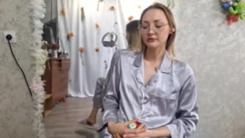 rosejanos online show from November 23, 12:03 pm