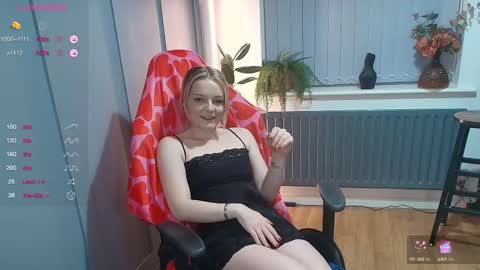 Snapshot of rosekate97 chatting on February 13, 8:55 pm rose97 online show from February 13, 8:55 pm