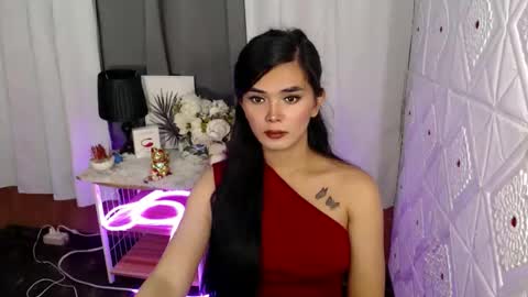 Snapshot of rosella_xx chatting on October 9, 11:59 am TONETH online show from October 9, 11:59 am