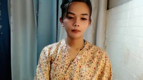 Snapshot of rosella_xx chatting on January 24, 7:28 pm TONETH online show from January 24, 7:28 pm