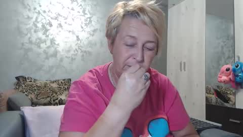 Lovepinklilly online show from October 26, 3:44 pm