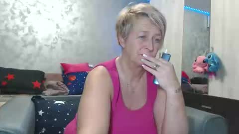 Lovepinklilly online show from March 23, 6:35 pm