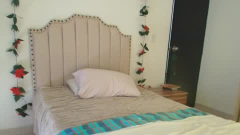 Ross BakerHot online show from December 1, 2:26 pm