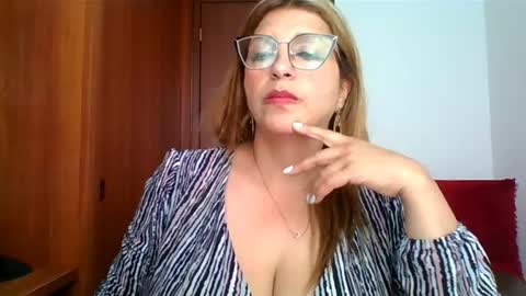 Rossana  online show from May 12, 4:05 pm