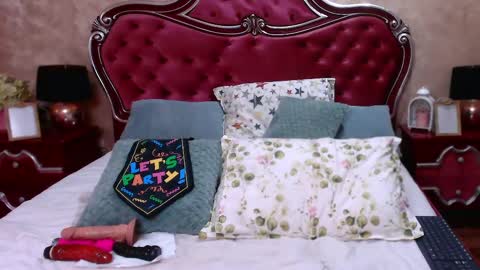 Snapshot of rossecougar_x chatting on February 28, 8:20 am Rosse Cougar online show from February 28, 8:20 am