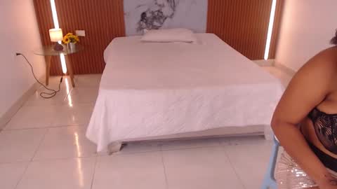 Rossi Hill online show from March 15, 12:30 pm