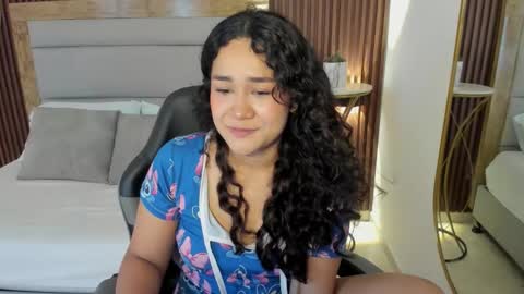 rossie_lanie_ online show from March 19, 7:41 pm