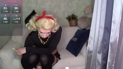 Snapshot of rossir chatting on December 22, 8:03 pm rossir online show from December 22, 8:03 pm