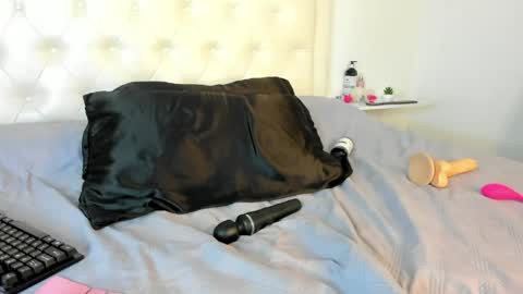 rouse_sexy_hotxx77 online show from May 10, 3:46 am