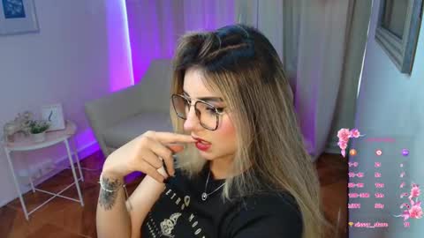 Rousee online show from January 8, 2:34 pm