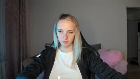 Snapshot of rousereed chatting on October 3, 1:52 pm Rouse online show from October 3, 1:52 pm