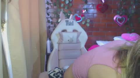 Daniela Ferreira online show from April 9, 3:18 pm