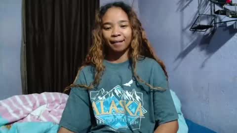 roxanne_98 online show from July 8, 3:37 pm