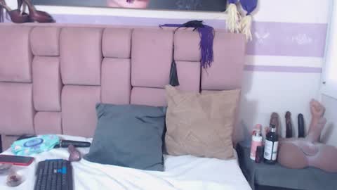 Snapshot of roxettemature chatting on October 19, 1:16 pm RoxetteMature online show from October 19, 1:16 pm