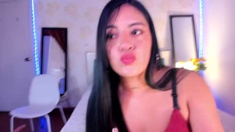 roxie_wild online show from April 9, 3:29 pm