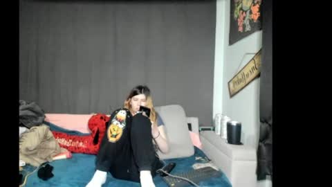 roxihazeleyes online show from February 24, 3:09 am