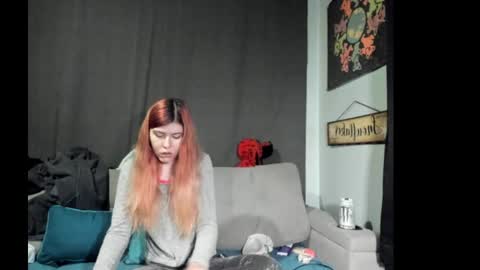 roxihazeleyes online show from October 1, 1:10 pm