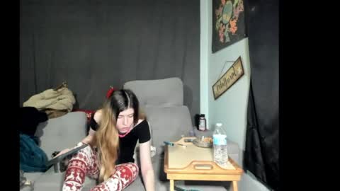 roxihazeleyes online show from May 26, 4:29 am