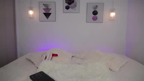 Snapshot of roxxi33 chatting on October 17, 10:14 pm roxi online show from October 17, 10:14 pm