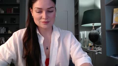 Snapshot of roxxiejet chatting on October 23, 8:27 am roxxiejet online show from October 23, 8:27 am
