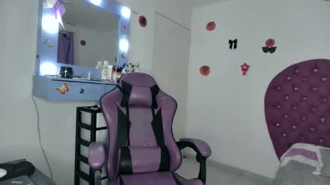 Roxy online show from June 1, 1:07 am