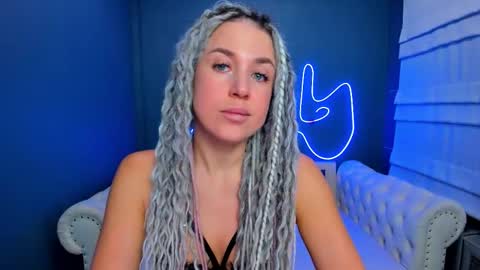 Roxy online show from December 17, 1:23 am