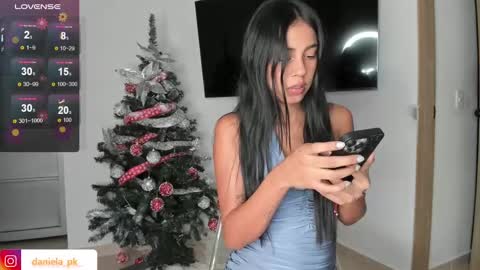 Snapshot of roxy_pk_ chatting on December 28, 11:37 pm R O X Y online show from December 28, 11:37 pm