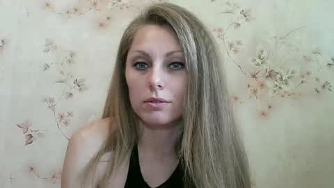 roxyfox18x01 online show from April 29, 7:13 am