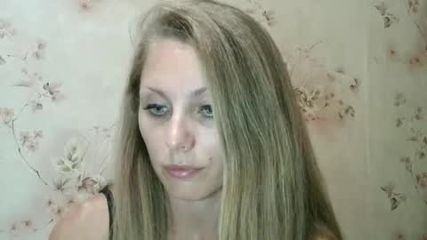Snapshot of roxyfox18x01 chatting on September 19, 7:50 pm roxyfox18x01 online show from September 19, 7:50 pm