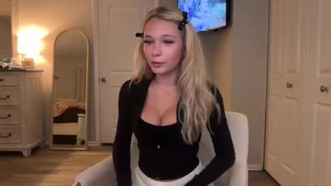 Roxy Rain online show from March 29, 12:12 am