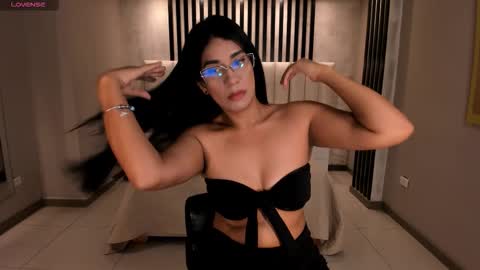 Snapshot of roxysanders_ chatting on September 27, 3:48 am Roxy online show from September 27, 3:48 am