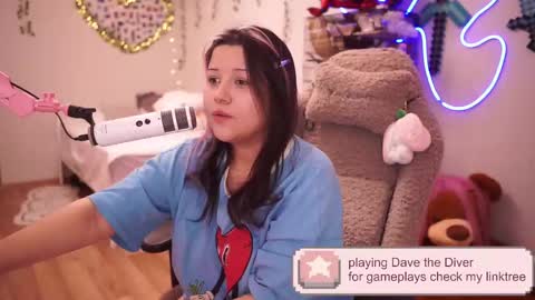 roxysuh online show from October 16, 9:20 am