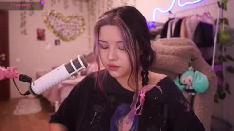 roxysuh online show from December 14, 7:03 am