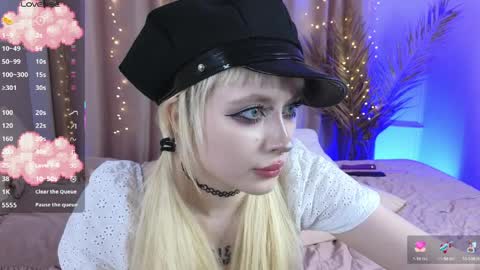 Rraffaellka online show from April 10, 11:53 pm