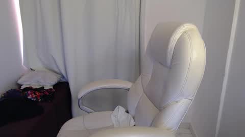 Snapshot of rubi_halliwey chatting on October 17, 6:34 pm Rubi online show from October 17, 6:34 pm