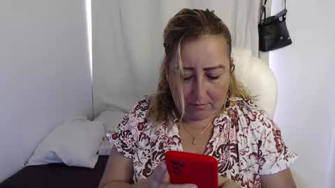 Snapshot of rubi_halliwey chatting on September 15, 4:41 pm Rubi online show from September 15, 4:41 pm