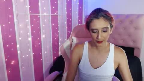 ruby_your_milf online show from September 10, 9:05 pm
