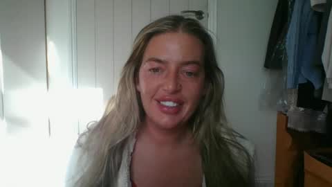 rubyredxxxoxxx online show from June 13, 6:35 am