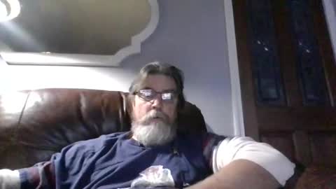 Snapshot of runningaround60 chatting on October 30, 2:12 am runningaround60 online show from October 30, 2:12 am