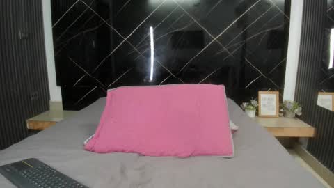 Runnix  online show from September 16, 8:01 pm