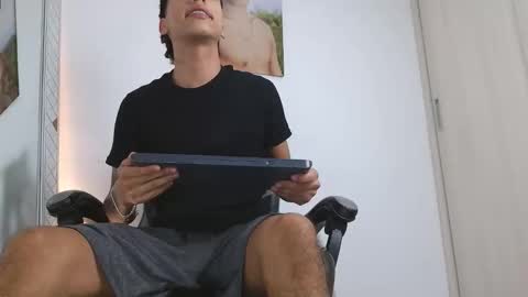  R U S S E L L  online show from February 20, 6:26 am