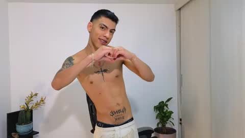  R U S S E L L  online show from September 25, 12:39 am