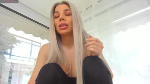 Ava online show from March 15, 8:07 am