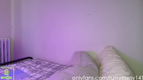 Snapshot of russypussy141 chatting on January 29, 2:42 pm Alex online show from January 29, 2:42 pm
